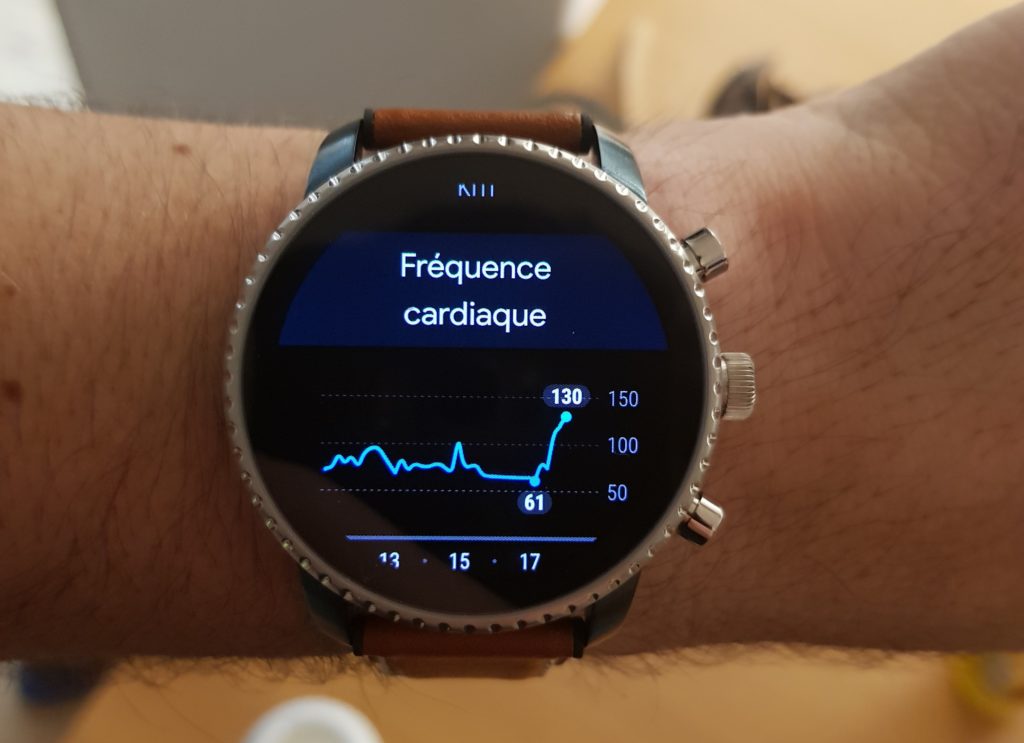 Fossil Q Explorist HR heartbeat frequency