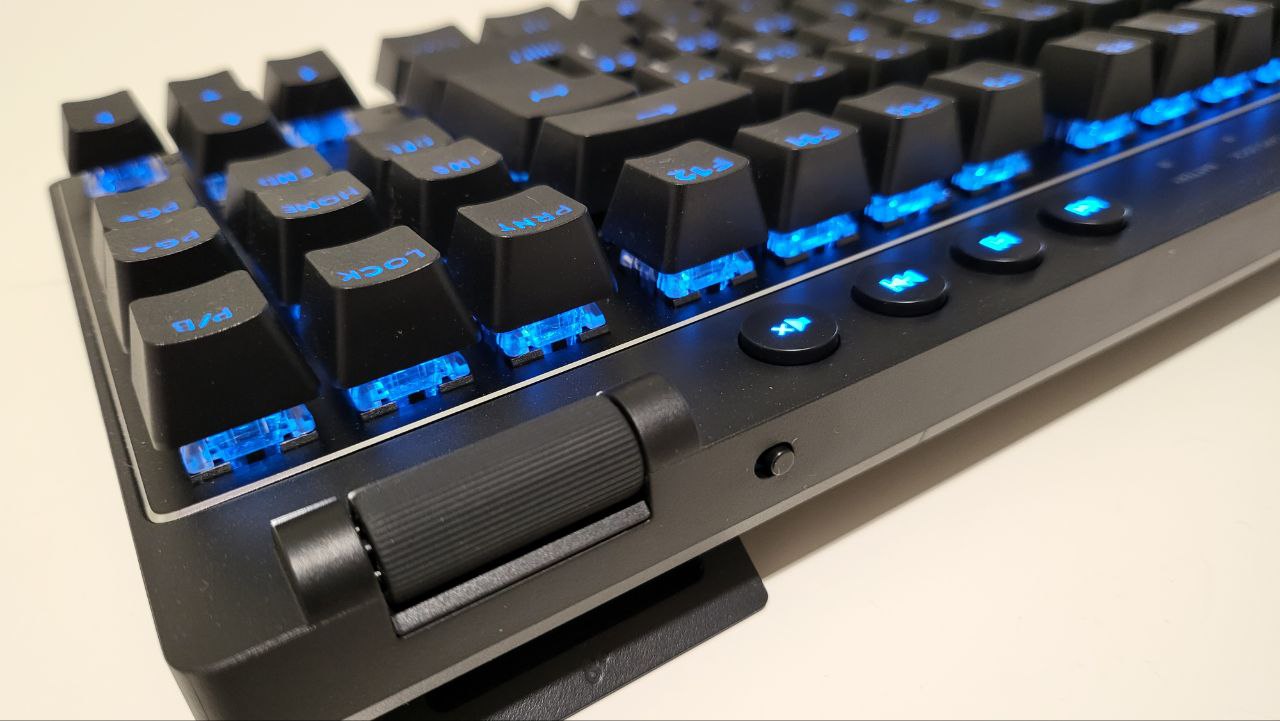 TEST Logitech Pro X TKL : un très bon clavier gaming compact, mais