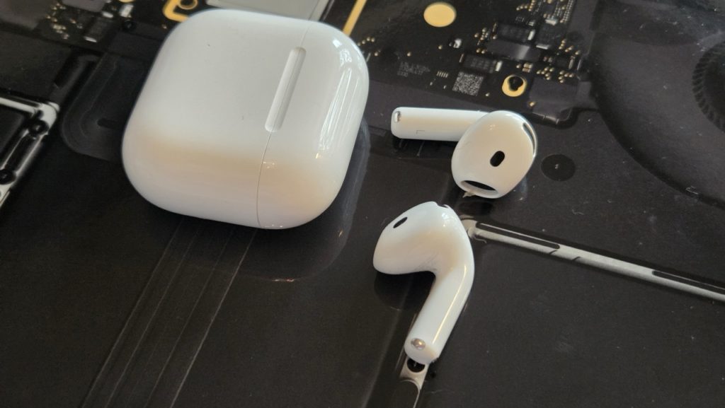 TEST - AirPods 4 ANC, la meilleure alternative pour changer des intra-auriculaires