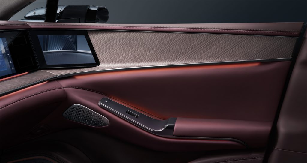 Denza Z9GT, le luxe chinois débarque en Europe