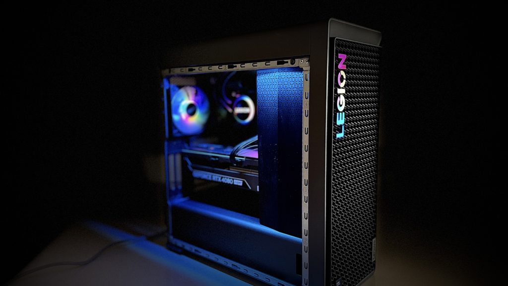 TEST - Lenovo Legion T7, performant et silencieux - RTX 4080 Super, Intel 9 Ultra 285K